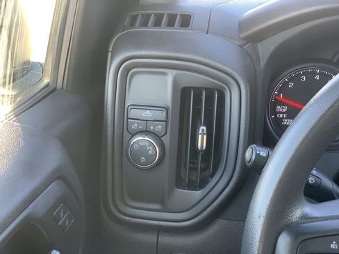 Certified 2022 Chevrolet Silverado 1500 Custom image 15