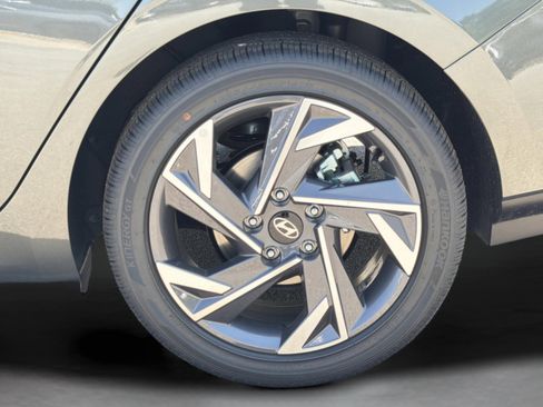 New 2026 Hyundai Elantra Limited FWD image 39