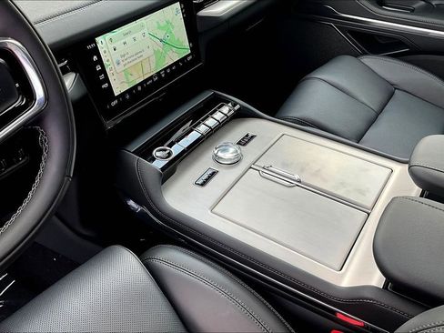 New 2025 Lincoln Navigator L Reserve w/ Jet Appearance Package image 8