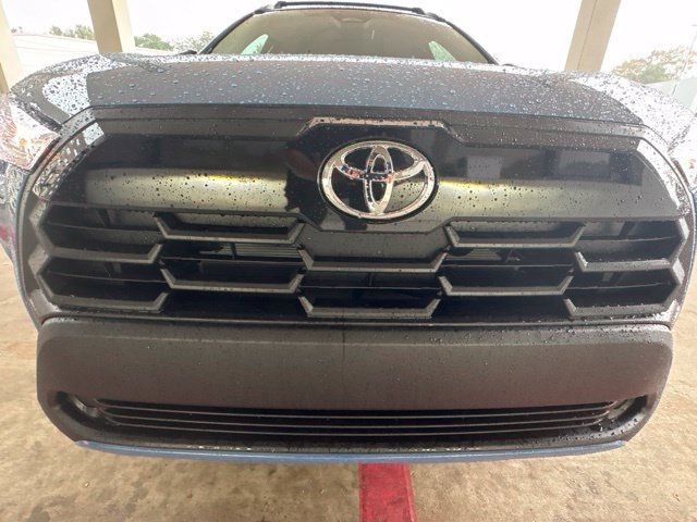 New 2026 Toyota Corolla Cross LE FWD image 25
