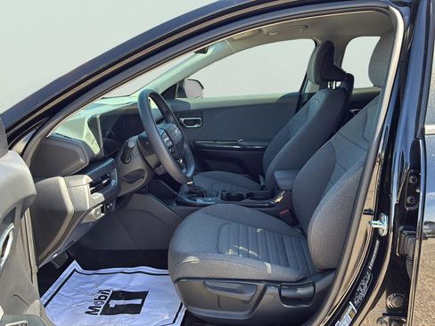 Used 2025 Kia K4 EX image 22