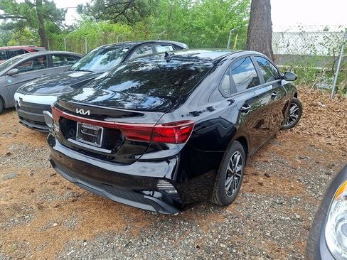 Used 2024 Kia Forte LXS FWD image 4
