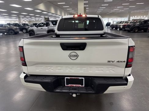 Used 2023 Nissan Frontier SV w/ SV Convenience Package image 6