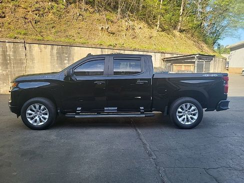 Used 2022 Chevrolet Silverado 1500 Custom image 9