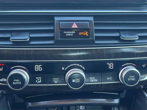 Used 2018 Honda Accord Touring image 25