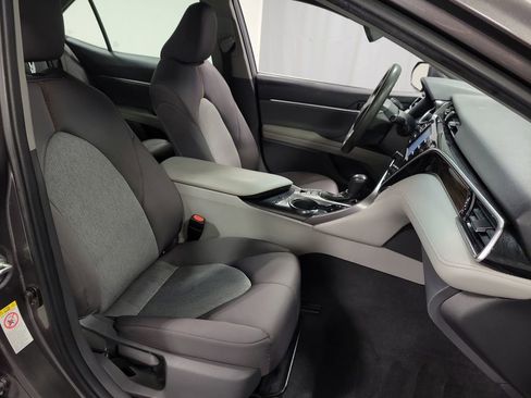 Used 2018 Toyota Camry LE FWD image 26