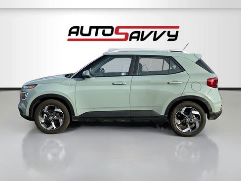Used 2025 Hyundai Venue Limited FWD image 4