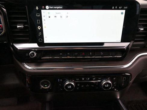 Used 2023 GMC Sierra 1500 SLT w/ SLT Convenience Package AWD/4WD image 22