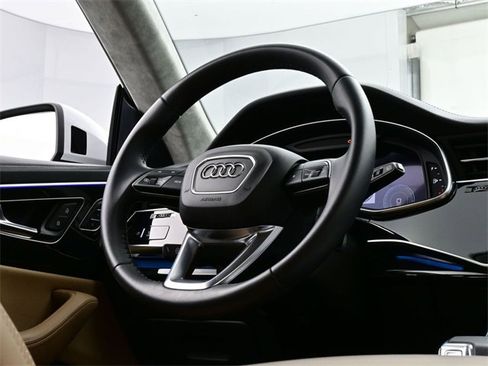 Used 2022 Audi Q8 Prestige image 21