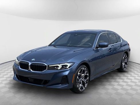 Used 2025 BMW 330i Sedan RWD image 4