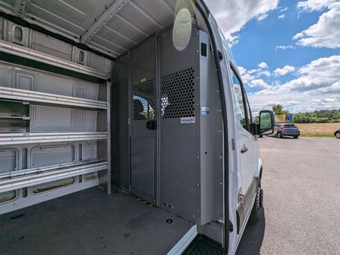 Used 2014 Freightliner Sprinter 3500 image 25