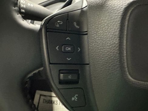Used 2025 Toyota Prius LE FWD image 19