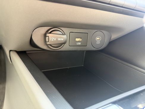 Certified 2025 Hyundai Elantra Hybrid FWD image 33