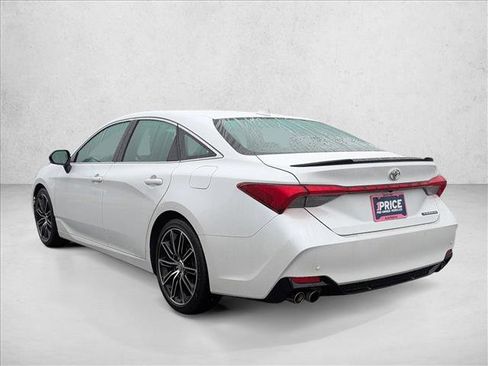 Used 2019 Toyota Avalon Touring w/ Advanced Safety Package image 8