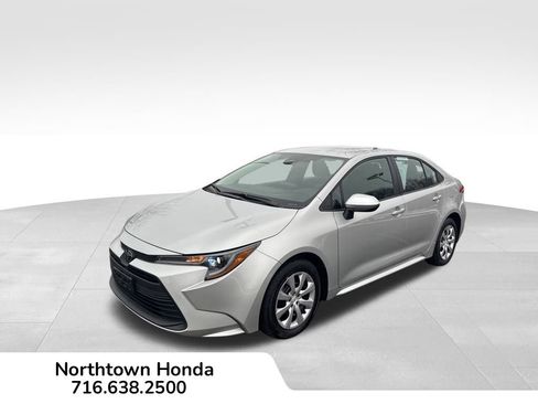 Used 2024 Toyota Corolla LE image 9