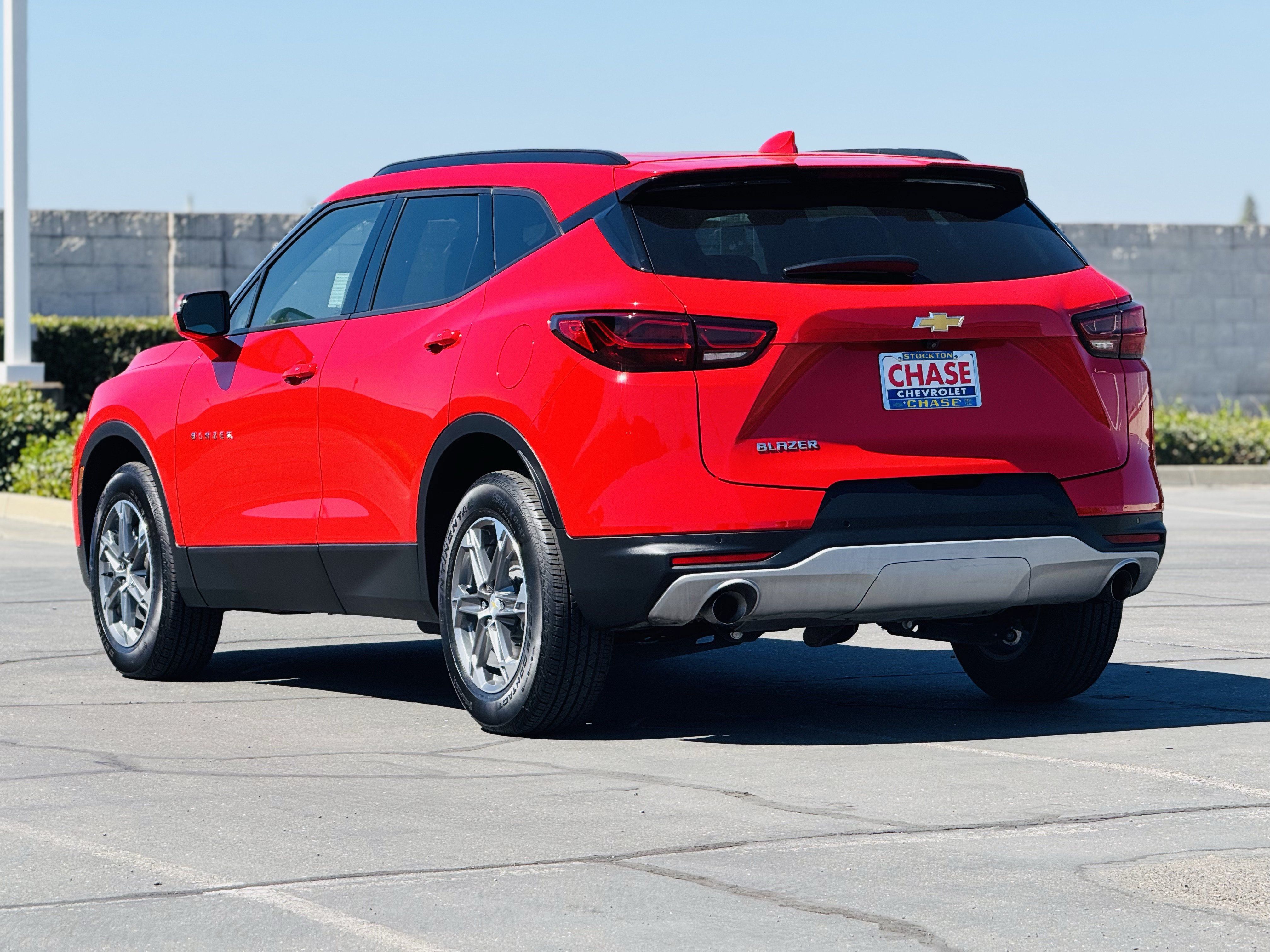 Certified 2023 Chevrolet Blazer LT w/ LPO, Cargo Package FWD image 5