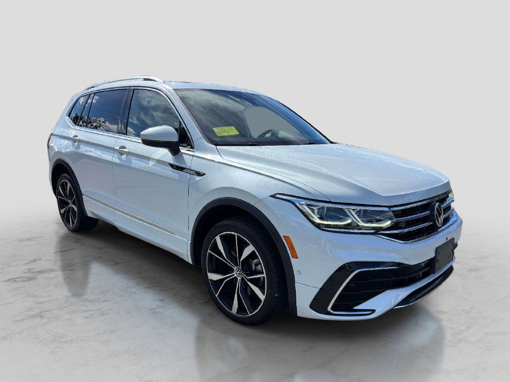 Used 2023 Volkswagen Tiguan SEL R-Line AWD/4WD image 8