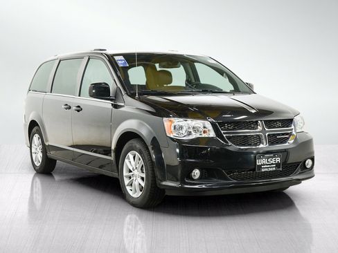 Used 2020 Dodge Grand Caravan SXT w/ Driver Convenience Group FWD image 7