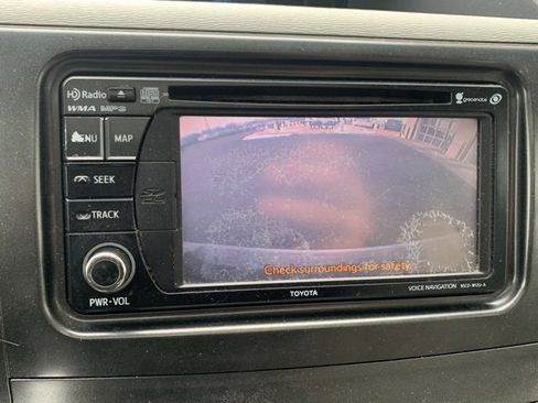 Used 2013 Toyota Sienna XLE image 17