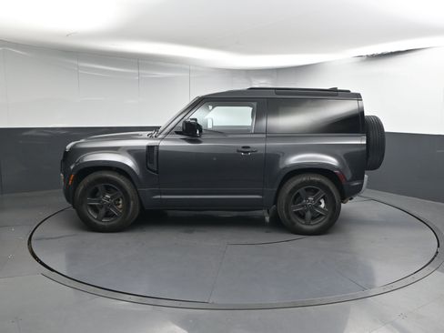 Used 2023 Land Rover Defender 90 S image 2