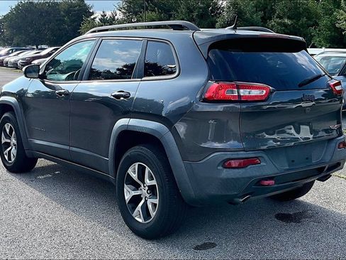 Used 2016 Jeep Cherokee Trailhawk w/ Comfort/Convenience Group AWD/4WD image 6