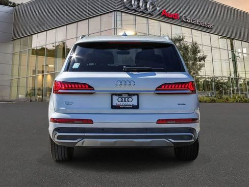 Used 2023 Audi Q7 Premium Plus w/ Premium Plus Package image 3