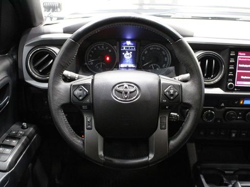 Used 2021 Toyota Tacoma TRD Sport w/ TRD Premium Sport Package AWD/4WD image 7