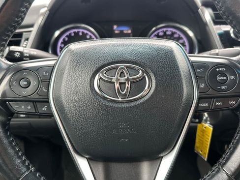 Used 2020 Toyota Camry SE image 21