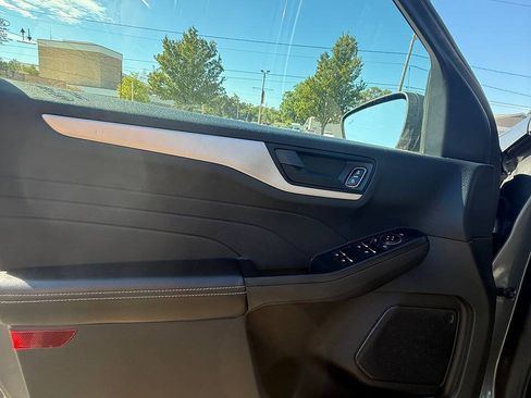 Used 2022 Ford Escape SE AWD/4WD image 17