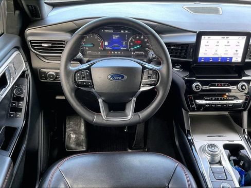 Certified 2022 Ford Explorer ST-Line image 4