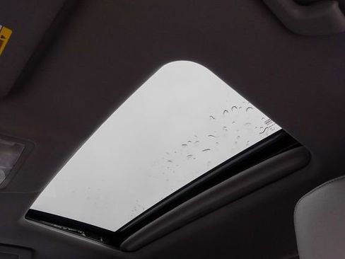 Used 2015 Toyota Highlander XLE image 25