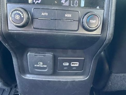 Used 2023 GMC Acadia SLT AWD/4WD image 32