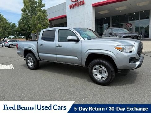 Certified 2022 Toyota Tacoma SR AWD/4WD image 2