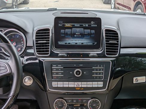 Used 2018 Mercedes-Benz GLE 350 4MATIC image 19