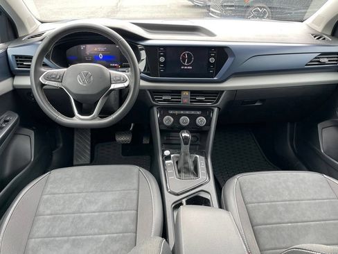 Certified 2023 Volkswagen Taos SE FWD image 10