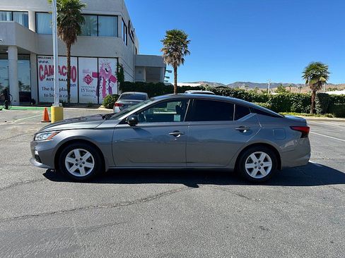 Used 2019 Nissan Altima 2.5 SR FWD image 4