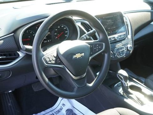 Used 2024 Chevrolet Malibu LT image 19