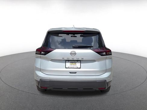 Used 2025 Nissan Rogue SV FWD image 12
