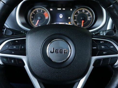 Used 2018 Jeep Cherokee Trailhawk w/ Comfort/Convenience Group image 11