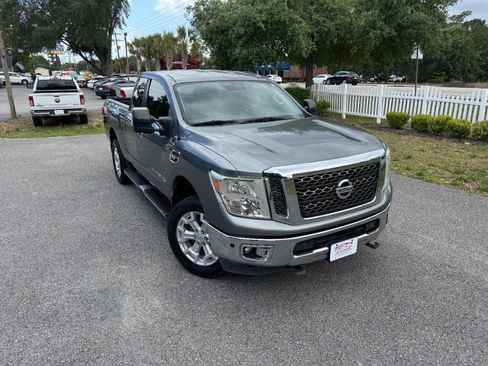 Used 2017 Nissan Titan SV RWD image 39