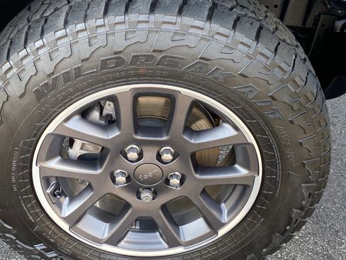 Used 2020 Jeep Gladiator Overland w/ Popular Equipment Package image 25