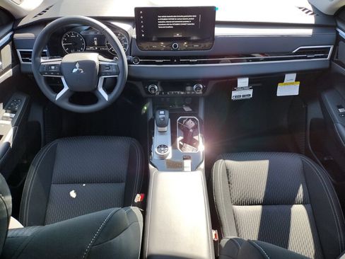 New 2026 Mitsubishi Outlander ES AWD/4WD image 2