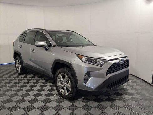 Used 2021 Toyota RAV4 XLE Premium AWD/4WD image 3