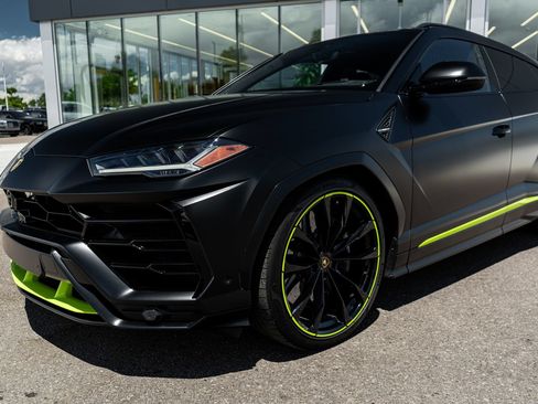 Used 2022 Lamborghini Urus AWD/4WD image 20