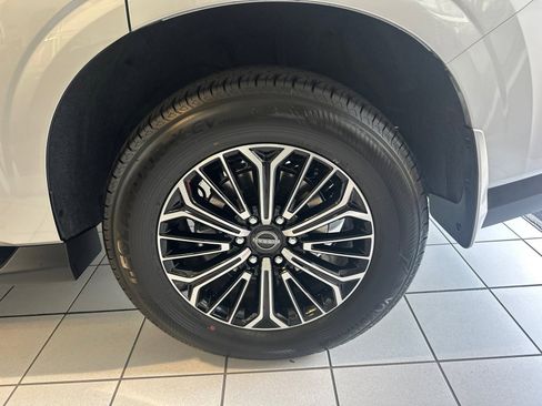 New 2025 Nissan Armada SL w/ Captain's Chari Seat Package image 15