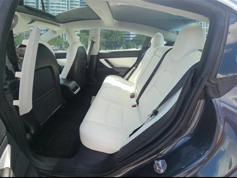 Used 2018 Tesla Model 3 Long Range RWD image 11