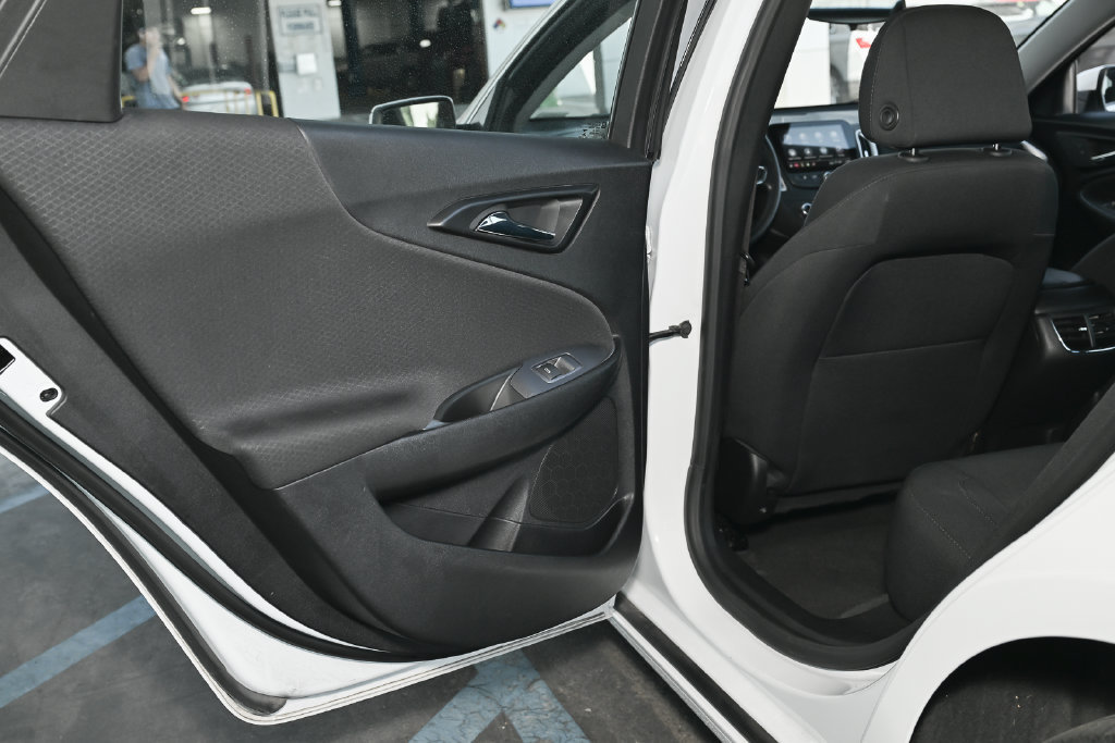 Used 2024 Chevrolet Malibu LT FWD image 37