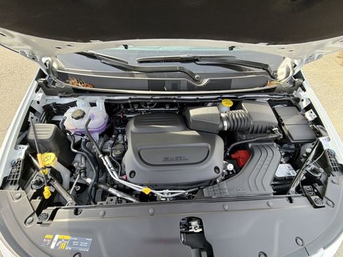 New 2026 Chrysler Pacifica Pinnacle FWD image 29