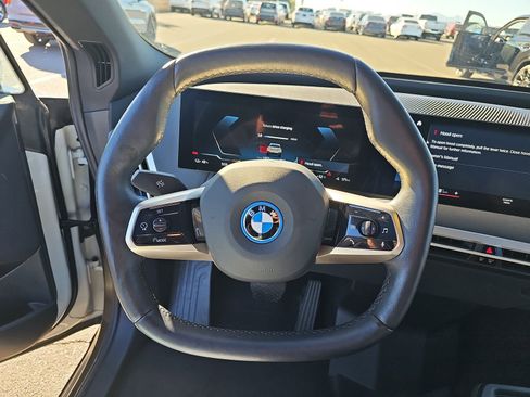 Used 2022 BMW iX xDrive50 w/ Premium Package AWD/4WD image 10