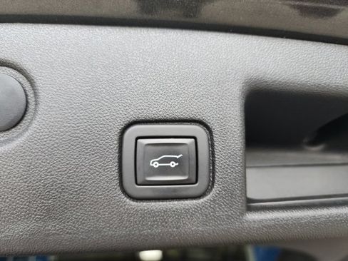 Certified 2020 Chevrolet Equinox Premier FWD image 16